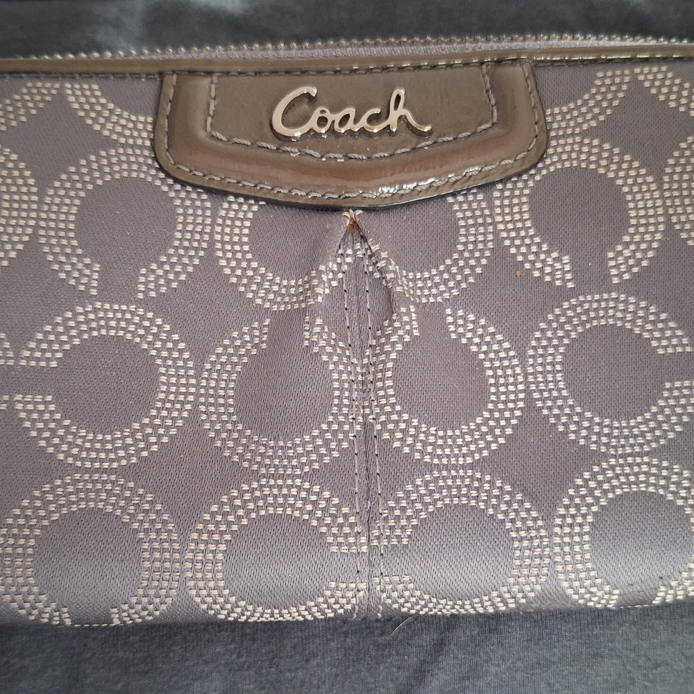 Coach Silver and Gray Patterned Wallet